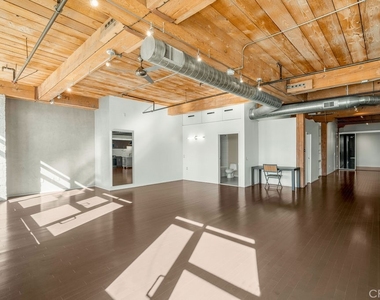 530 S Hewitt Street - Photo Thumbnail 5