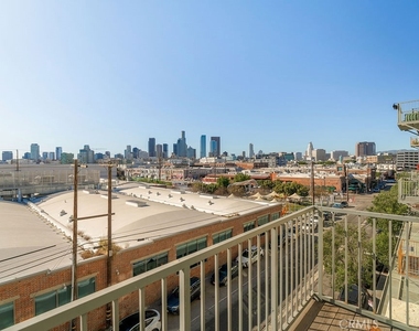 530 S Hewitt Street - Photo Thumbnail 14