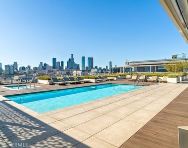 530 S Hewitt Street - Photo Thumbnail 15