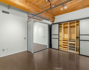 530 S Hewitt Street - Photo Thumbnail 6