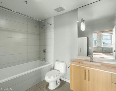 530 S Hewitt Street - Photo Thumbnail 12