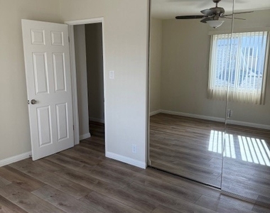 1131 N Kenmore - Photo Thumbnail 7