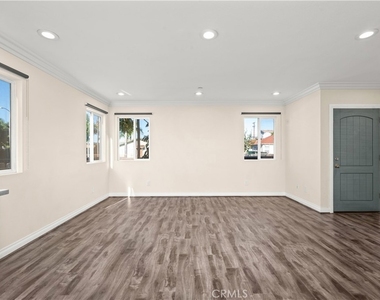 4812 Saturn Street - Photo Thumbnail 3