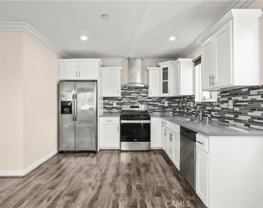 4812 Saturn Street - Photo Thumbnail 4