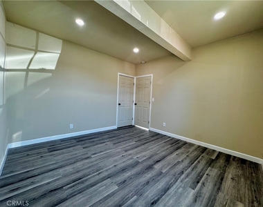 851 Woodcrest - Photo Thumbnail 4