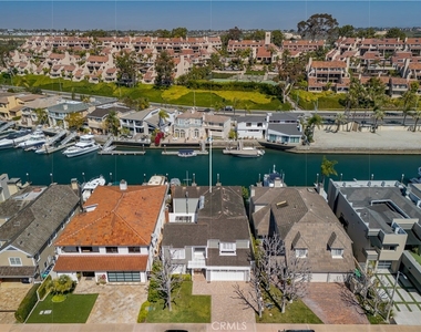 736 Harbor Island Drive - Photo Thumbnail 3