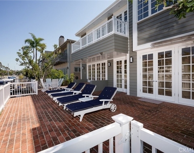 736 Harbor Island Drive - Photo Thumbnail 14