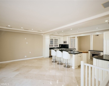736 Harbor Island Drive - Photo Thumbnail 7