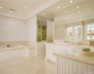 736 Harbor Island Drive - Photo Thumbnail 23