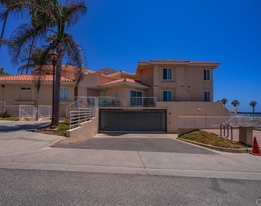 621 N Pacific Street - Photo Thumbnail 21