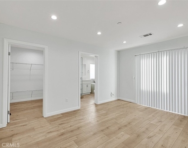 569 E Cypress Avenue - Photo Thumbnail 13