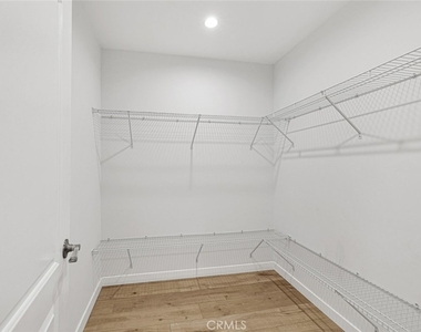569 E Cypress Avenue - Photo Thumbnail 16