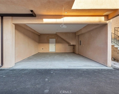 569 E Cypress Avenue - Photo Thumbnail 17