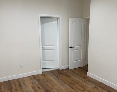 5875 S Towne Avenue - Photo Thumbnail 16
