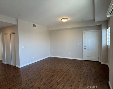 1529 Pleasant Avenue - Photo Thumbnail 14