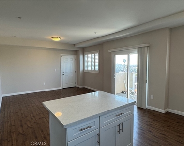 1529 Pleasant Avenue - Photo Thumbnail 4
