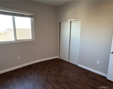 1529 Pleasant Avenue - Photo Thumbnail 9