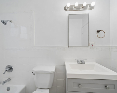 7209 Willoughby Avenue - Photo Thumbnail 12