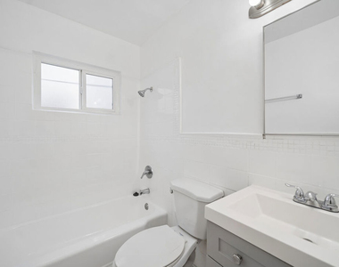 7209 Willoughby Avenue - Photo Thumbnail 11