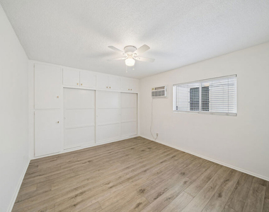 7209 Willoughby Avenue - Photo Thumbnail 8
