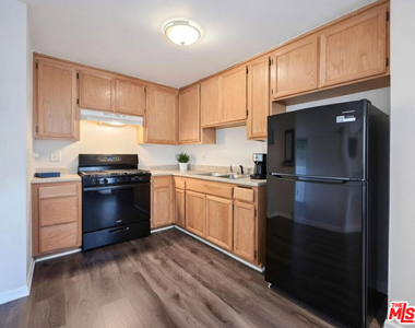 1208 W Adams Boulevard - Photo Thumbnail 1