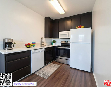1137 W 36th Place - Photo Thumbnail 2