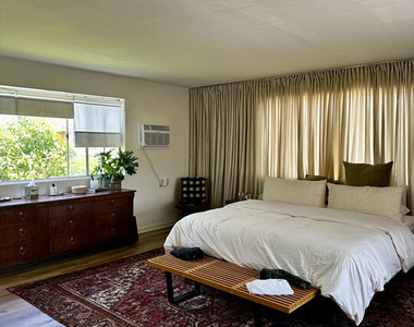 1362 S Stanley Avenue - Photo Thumbnail 18