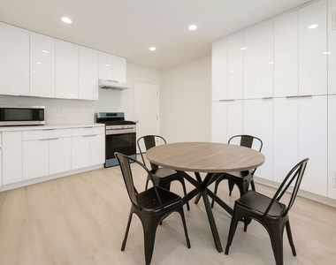 1189 W 36th Place - Photo Thumbnail 4