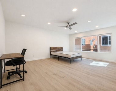 1189 W 36th Place - Photo Thumbnail 2