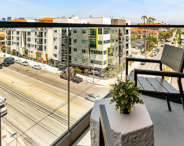 10700 Tabor Street - Photo Thumbnail 13