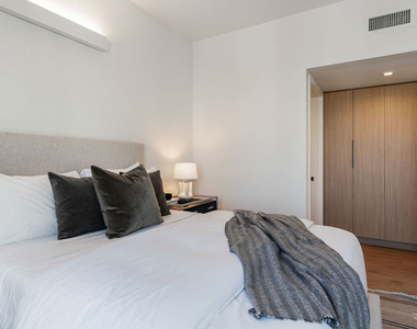 10700 Tabor Street - Photo Thumbnail 8