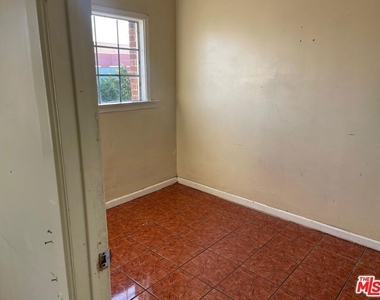 1005 W 46th Avenue - Photo Thumbnail 4