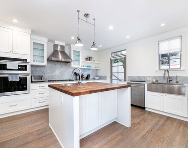 1761 N Orange Grove Avenue - Photo Thumbnail 10