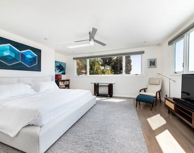 1761 N Orange Grove Avenue - Photo Thumbnail 23