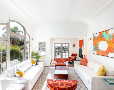 1761 N Orange Grove Avenue - Photo Thumbnail 2