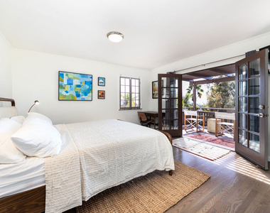 1761 N Orange Grove Avenue - Photo Thumbnail 20