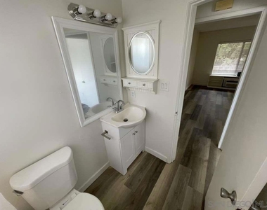 1259 E Ohio Ave - Photo Thumbnail 8