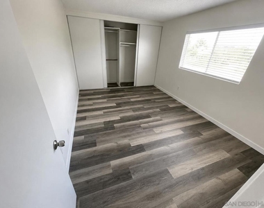 1259 E Ohio Ave - Photo Thumbnail 7