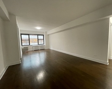 East 57th Street And 3rd Avenue - Photo Thumbnail 1