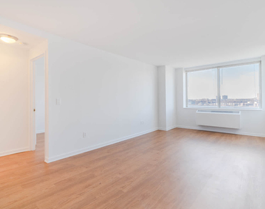 180 Riverside Blvd - Photo Thumbnail 59