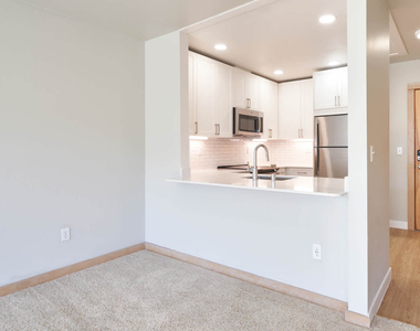 521 S. Weller - Photo Thumbnail 36