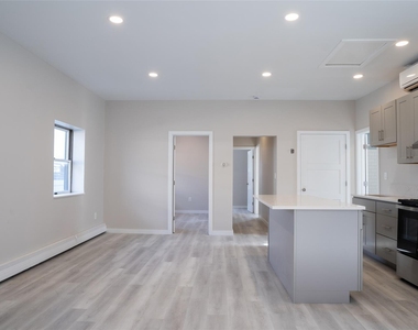 4001 Broadway - Photo Thumbnail 4