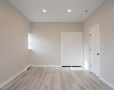 4001 Broadway - Photo Thumbnail 19