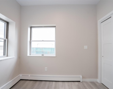 4001 Broadway - Photo Thumbnail 16