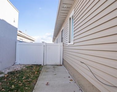 4001 Broadway - Photo Thumbnail 1