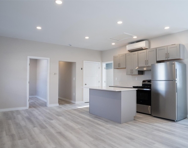 4001 Broadway - Photo Thumbnail 3