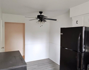 285 Sneden Place - Photo Thumbnail 6