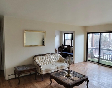 285 Sneden Place - Photo Thumbnail 4