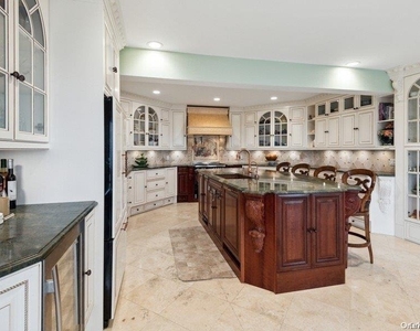 13 Seatuck Lane - Photo Thumbnail 16