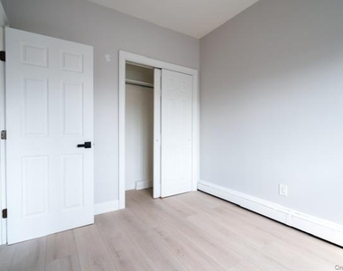 450 E Park Avenue - Photo Thumbnail 3